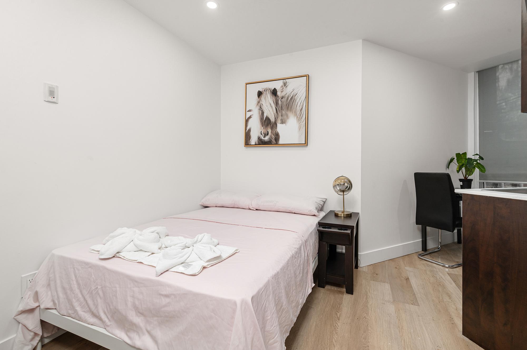 Downtown hotel room in the Plateau 104 1