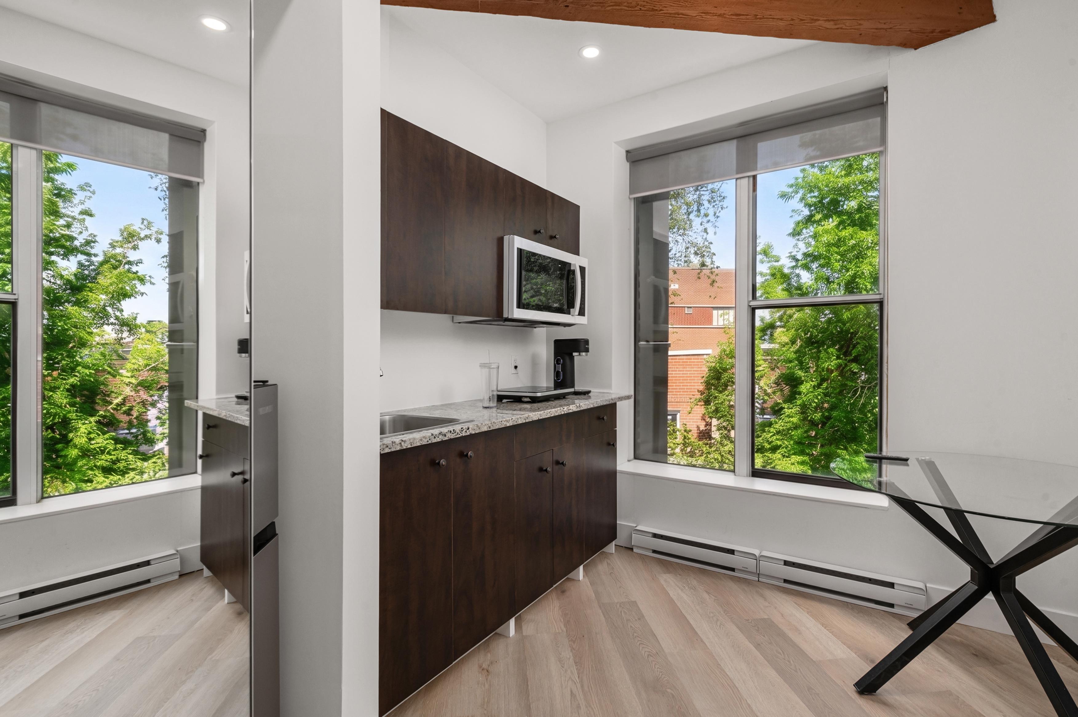 Downtown hotel room in the Plateau 205 1