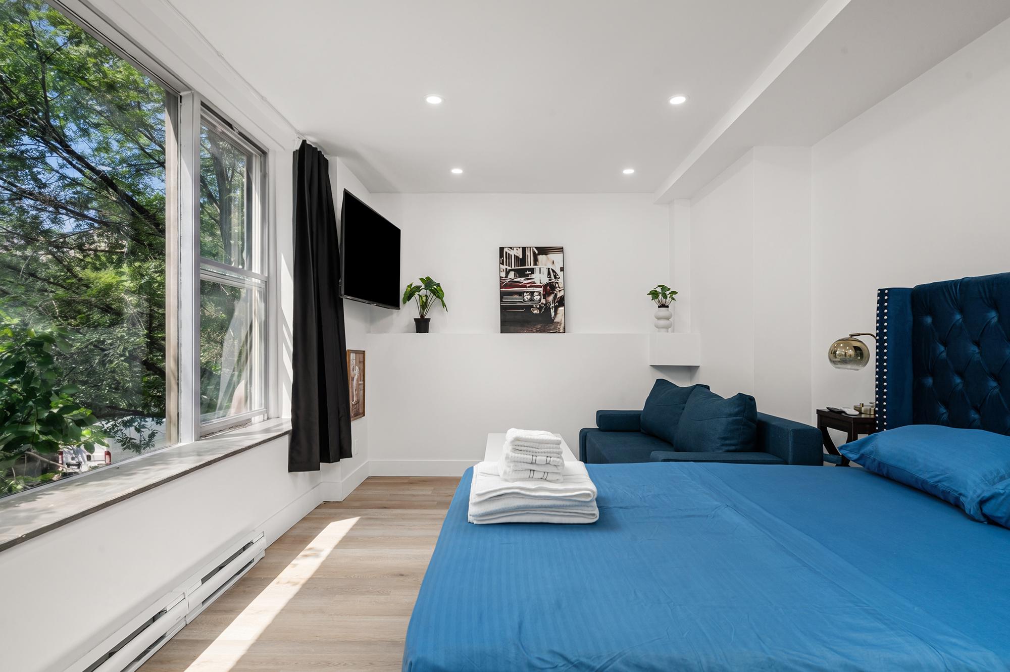 Downtown hotel suite in the Plateau 101 1