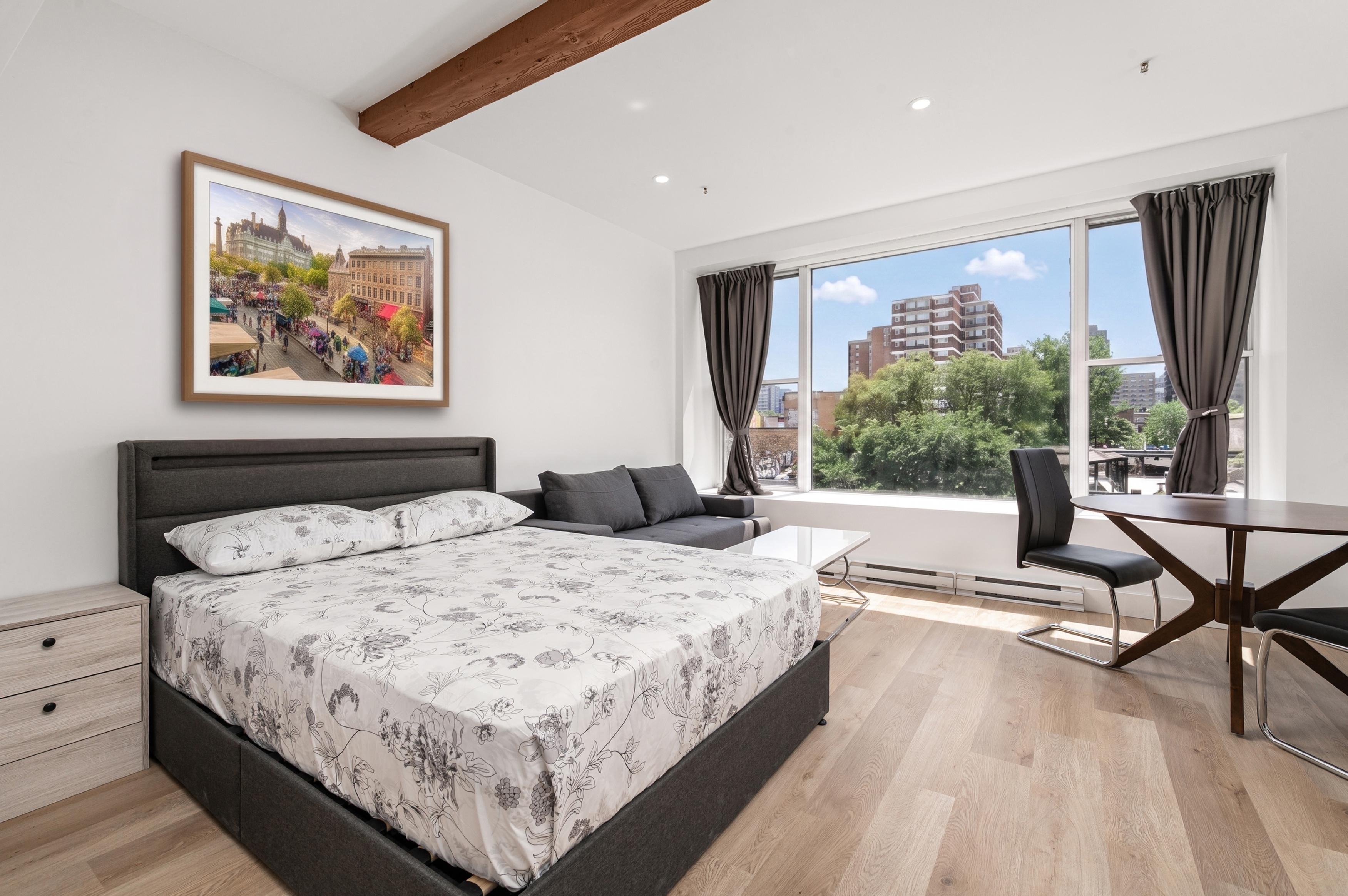 Downtown hotel suite in the Plateau 301 1